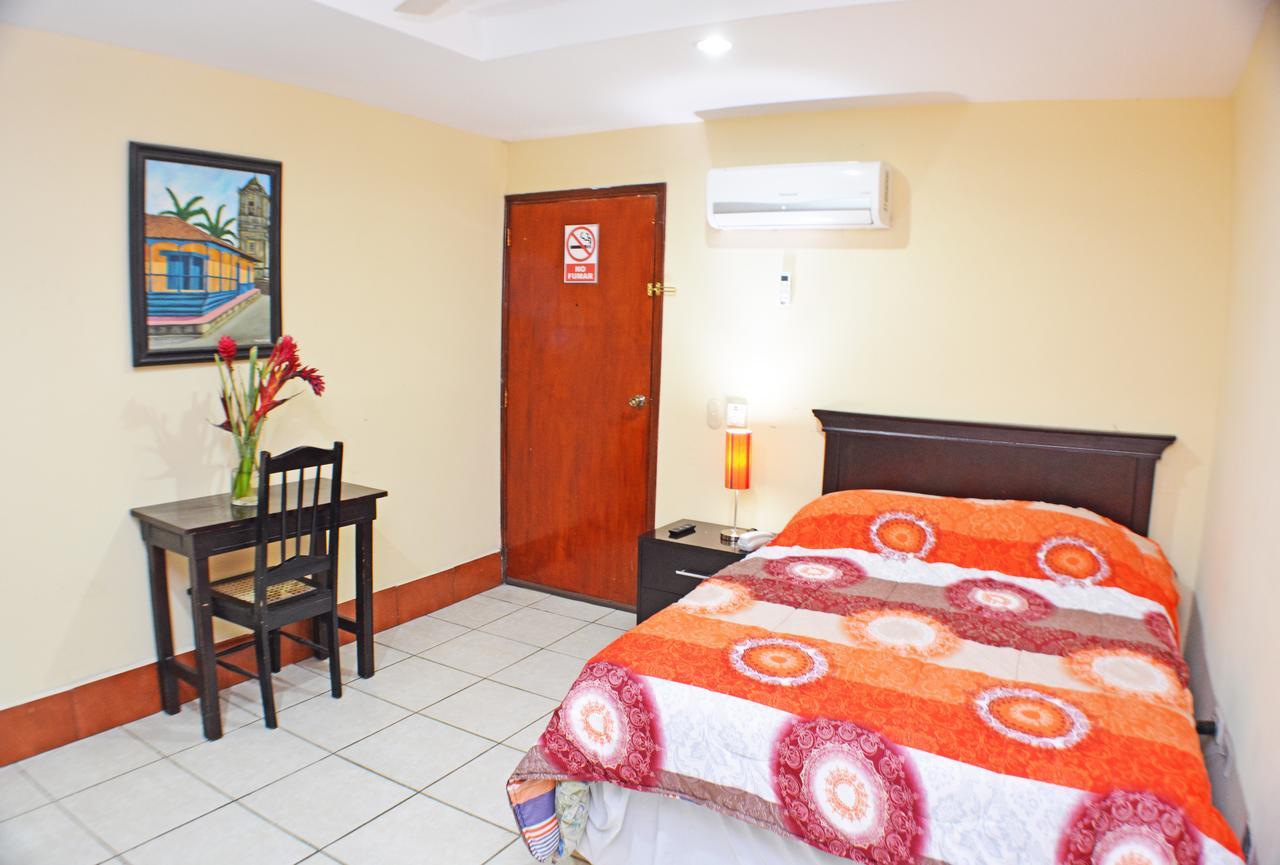 Hotel Plaza Cosiguina 奇南德加 外观 照片