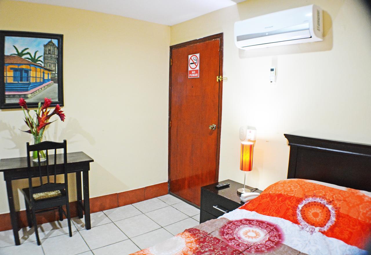 Hotel Plaza Cosiguina 奇南德加 外观 照片